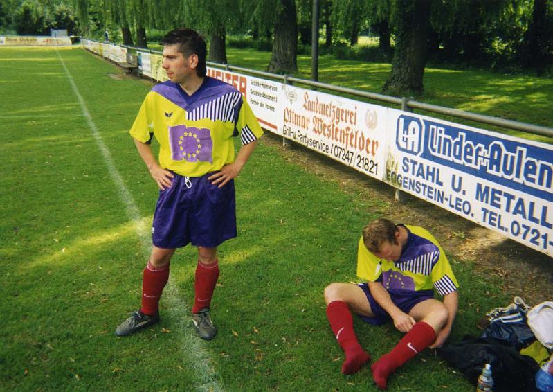 Day3.03b Ian and Tom for the opposition.JPG